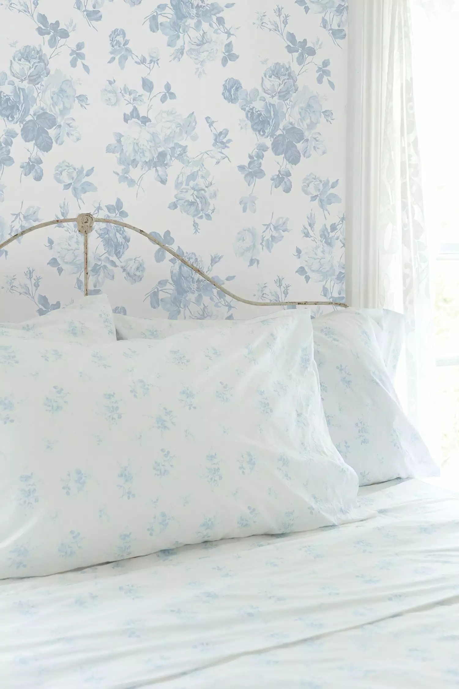 LoveShackFancy Everblooming Rosettes Wallpaper 4 LoveShackFancy Everblooming Rosettes Wallpaper