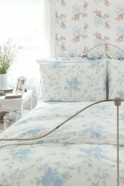 LoveShackFancy Rosa Beaux Wallpaper